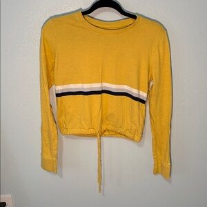 🛍 HOLLISTER long sleeve cropped shirt